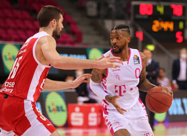 在压力中保 在压力中保